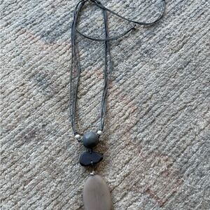Elegant Gray and Black Pendant Necklace